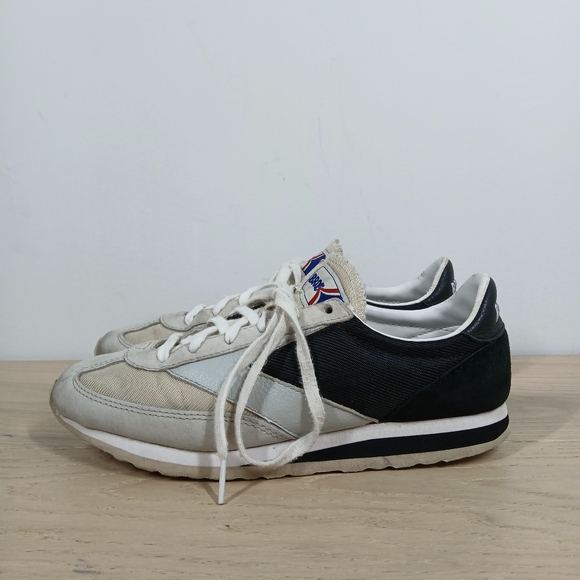 Brooks Vanguard Heritage White Black Leather Retro Running Sneakers 80